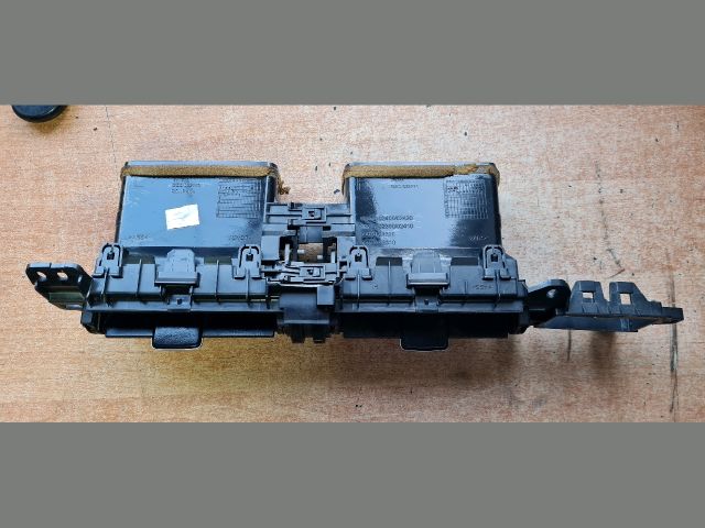 bontott TOYOTA AURIS Középső Szellőző