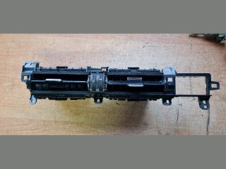 bontott TOYOTA AURIS Középső Szellőző