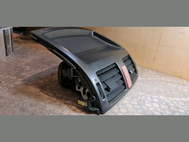 bontott TOYOTA AURIS Középső Szellőző