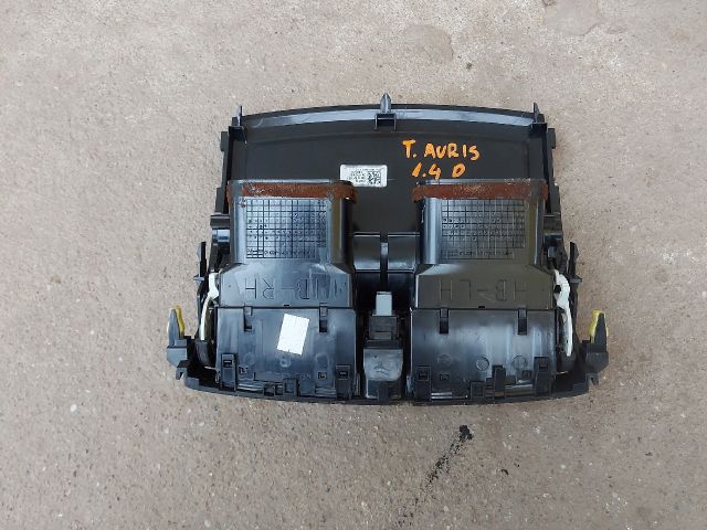 bontott TOYOTA AURIS Középső Szellőző
