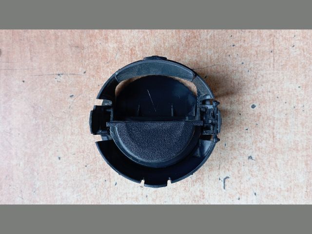 bontott TOYOTA AURIS Középső Szellőző