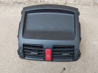 bontott TOYOTA AURIS Középső Szellőző