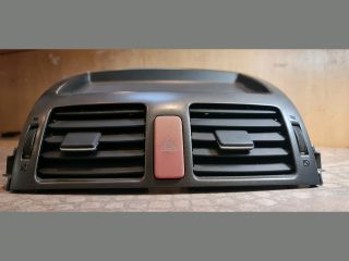 bontott TOYOTA AURIS Középső Szellőző