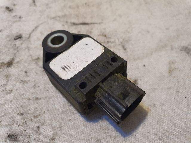 bontott TOYOTA AURIS Központi Ütközés Érzékelő