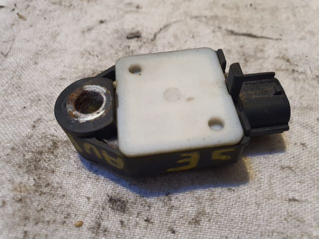 bontott TOYOTA AURIS Központi Ütközés Érzékelő