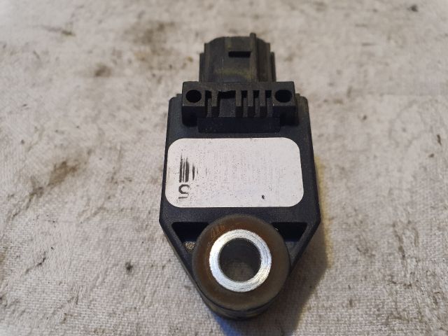 bontott TOYOTA AURIS Központi Ütközés Érzékelő