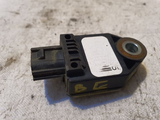 bontott TOYOTA AURIS Központi Ütközés Érzékelő