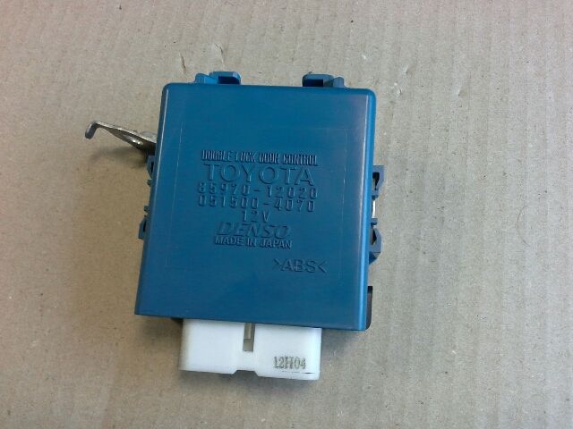 bontott TOYOTA AURIS Központizár Elektronika