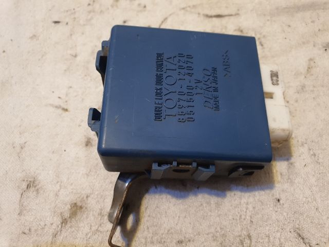 bontott TOYOTA AURIS Központizár Elektronika