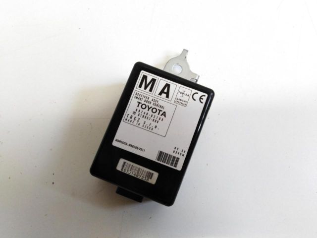 bontott TOYOTA AURIS Kulcs Nélküli Nyitás Jeladó