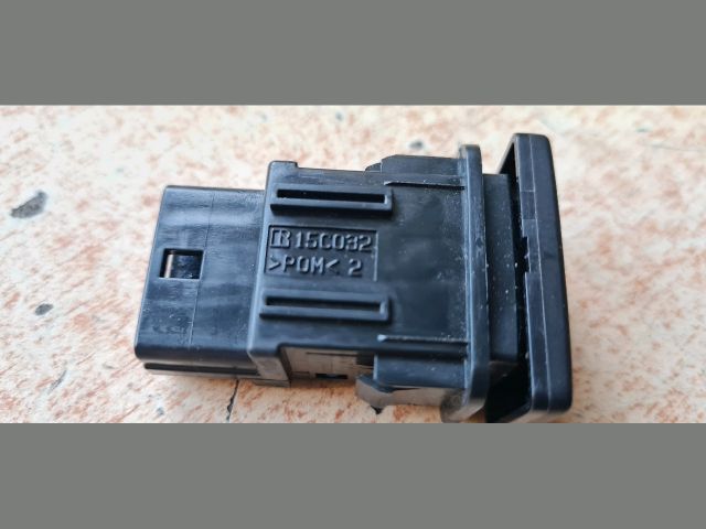 bontott TOYOTA AURIS Menetstabilizátor Kapcsoló