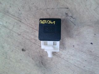 bontott TOYOTA AURIS Motorháztető Nyitó Kar / Gomb