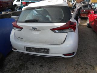 bontott TOYOTA AURIS Pohártartó