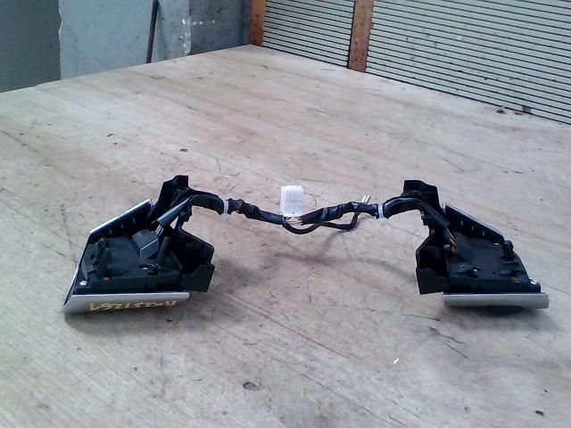 bontott TOYOTA AURIS Rádió / CD Kapcsoló