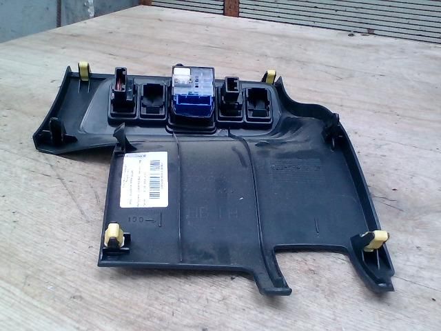 bontott TOYOTA AURIS Tükör Kapcsoló