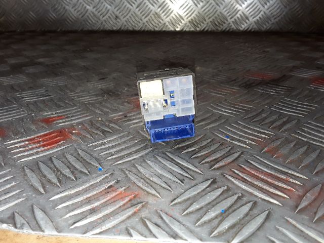 bontott TOYOTA AURIS Tükör Kapcsoló