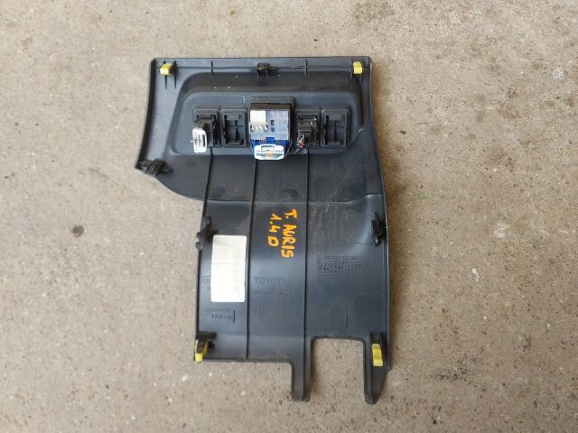 bontott TOYOTA AURIS Tükör Kapcsoló