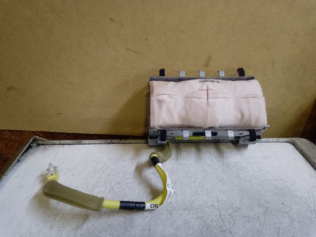 bontott TOYOTA AURIS Utasoldali Légzsák