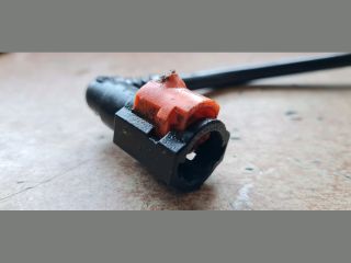 bontott TOYOTA AURIS Üzemanyagcső