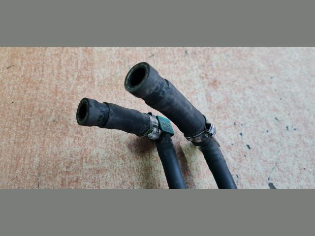 bontott TOYOTA AURIS Üzemanyagcső