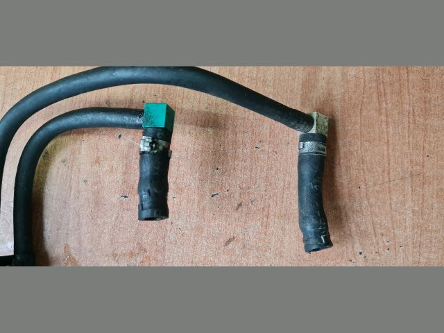 bontott TOYOTA AURIS Üzemanyagcső