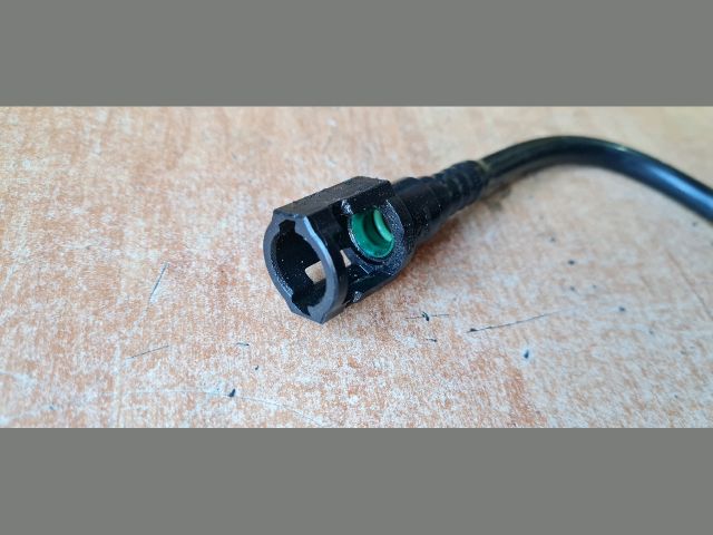 bontott TOYOTA AURIS Üzemanyagcső