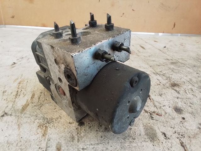 bontott TOYOTA AVENSIS T22 ABS Kocka