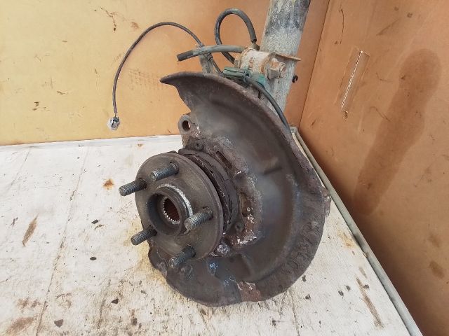 bontott TOYOTA AVENSIS T22 Bal első Csonkállvány Kerékaggyal