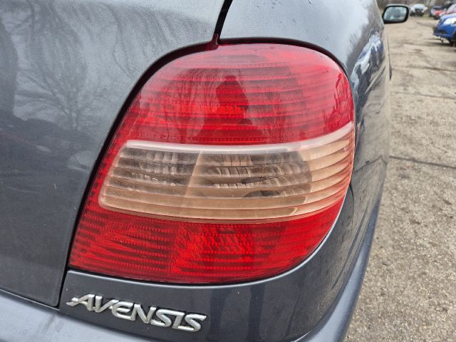 bontott TOYOTA AVENSIS T22 Jobb első Csonkállvány Kerékaggyal