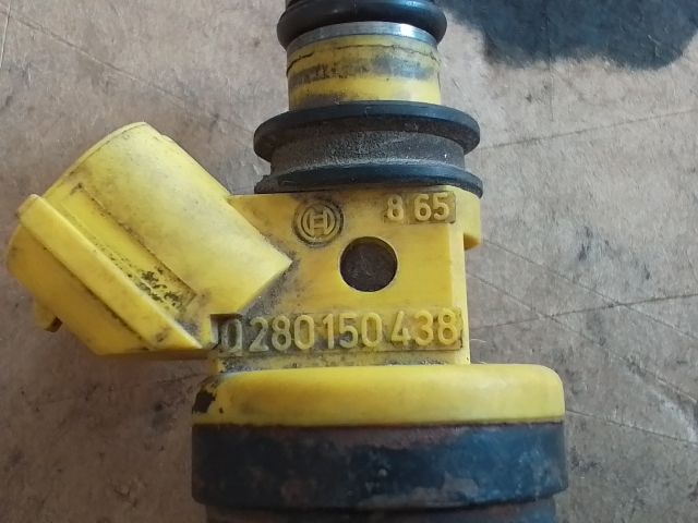 bontott TOYOTA AVENSIS T22 Porlasztó (1 db)