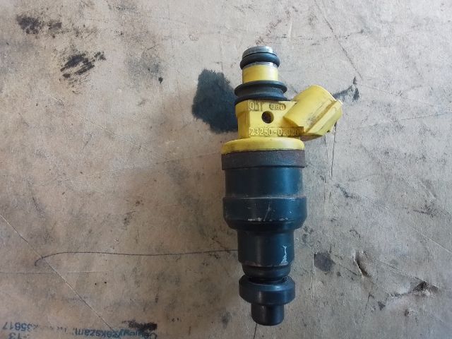 bontott TOYOTA AVENSIS T22 Porlasztó (1 db)