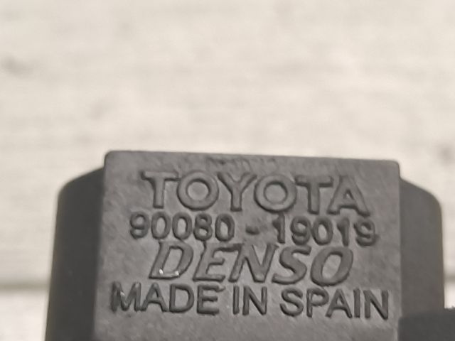 bontott TOYOTA AVENSIS T22 Gyújtótrafó