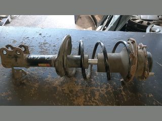 bontott TOYOTA AVENSIS T22 Jobb első Gólyaláb (Lengécsillapító, Rugó)