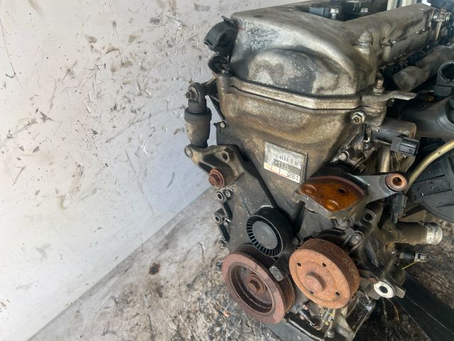 bontott TOYOTA AVENSIS T22 Motor (Fűzött blokk hengerfejjel)