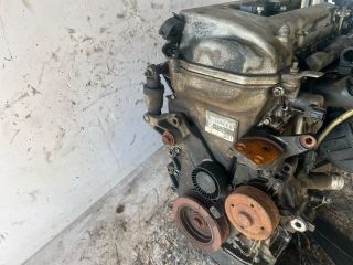bontott TOYOTA AVENSIS T22 Motor (Fűzött blokk hengerfejjel)