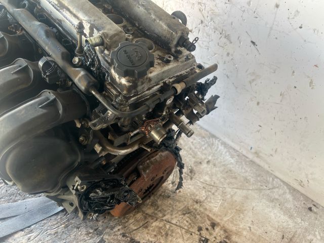 bontott TOYOTA AVENSIS T22 Motor (Fűzött blokk hengerfejjel)