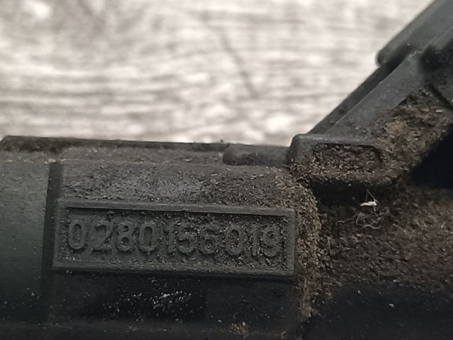 bontott TOYOTA AVENSIS T22 Porlasztó (1 db)