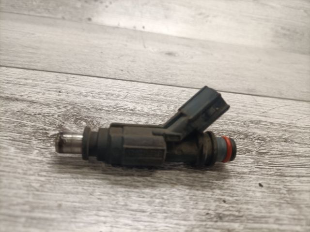 bontott TOYOTA AVENSIS T22 Porlasztó (1 db)