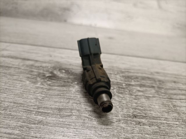 bontott TOYOTA AVENSIS T22 Porlasztó (1 db)