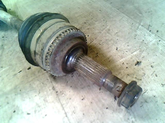 bontott TOYOTA AVENSIS T22 Bal Féltengely