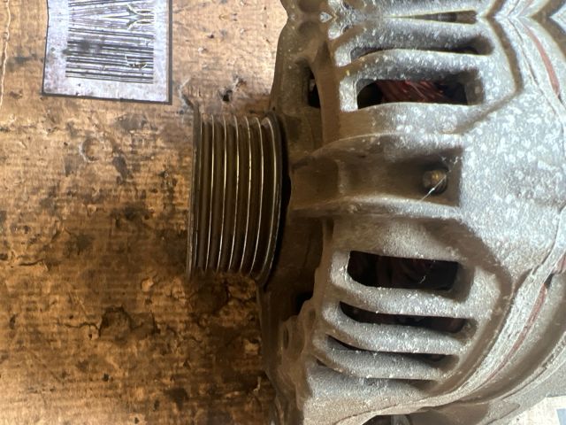 bontott TOYOTA AVENSIS T22 Generátor