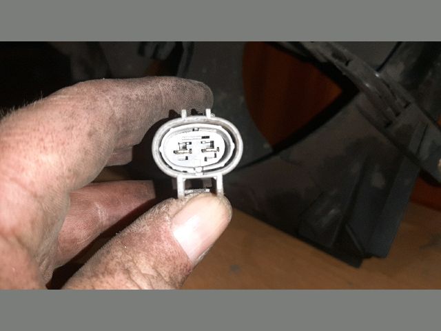 bontott TOYOTA AVENSIS T22 Hűtőventilátor