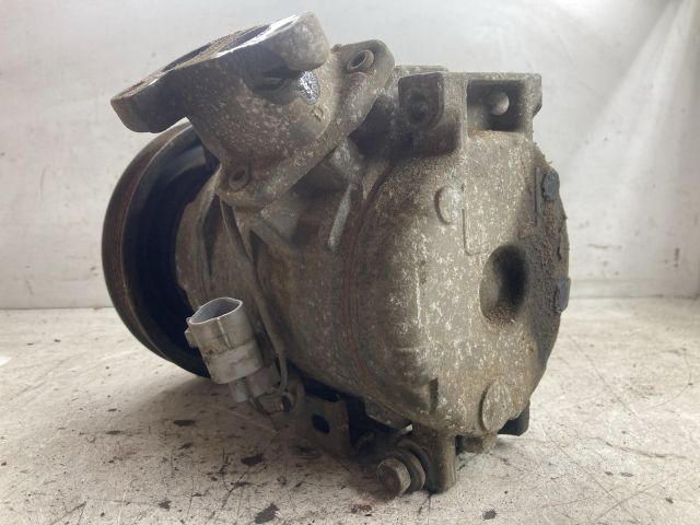 bontott TOYOTA AVENSIS T22 Klímakompresszor