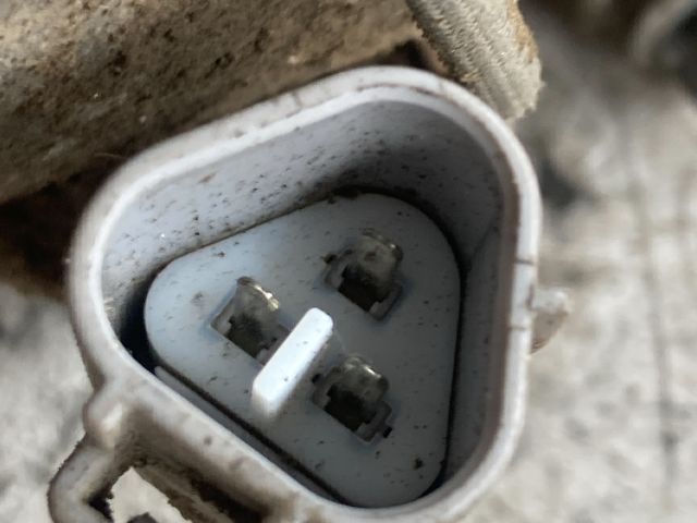 bontott TOYOTA AVENSIS T22 Klímakompresszor