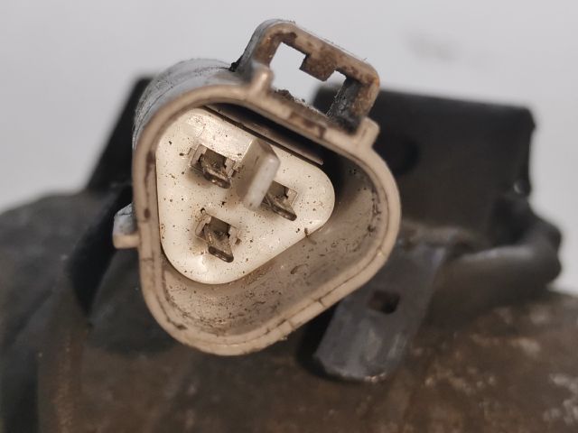 bontott TOYOTA AVENSIS T22 Klímakompresszor