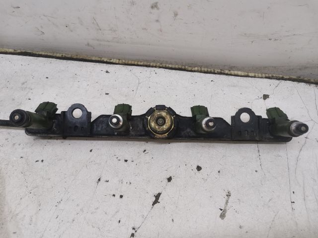 bontott TOYOTA AVENSIS T22 Porlasztó Sor / Híd