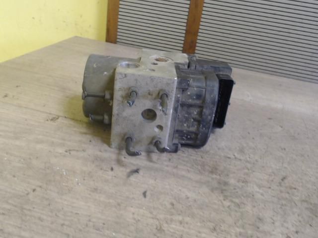 bontott TOYOTA AVENSIS T22 ABS Kocka