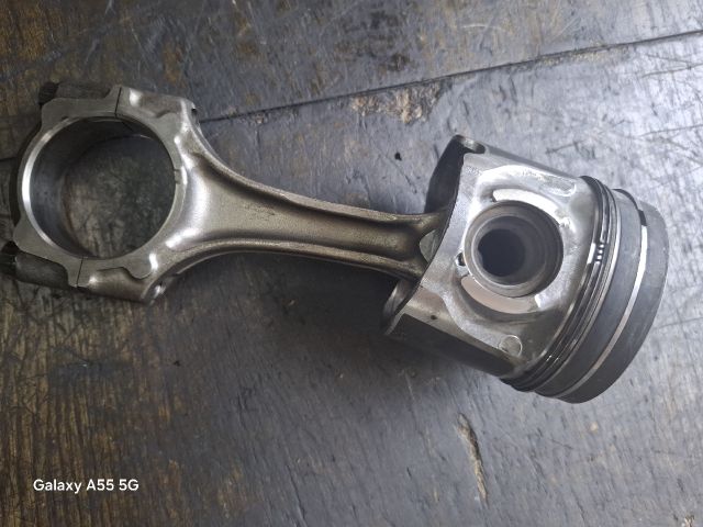 bontott TOYOTA AVENSIS T22 Dugattyú és Hajtókar