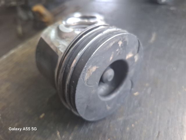 bontott TOYOTA AVENSIS T22 Dugattyú és Hajtókar