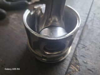 bontott TOYOTA AVENSIS T22 Dugattyú és Hajtókar